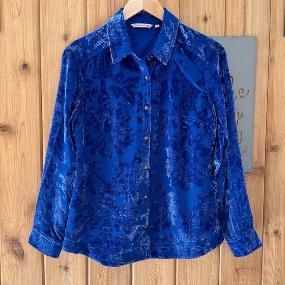 Soft Surroundings Size XS Floreat Velvet Floral Embossed Shirt in Saphire - Picture 2 of 8